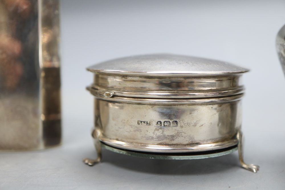 Two early 20th century silver tea caddies and a silver trinket box, tallest 12cm, gross 10.5oz.